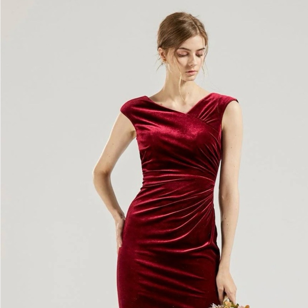 RENZRAGS Sheath Velvet Burgundy Bridesmaid Dress  Size 8